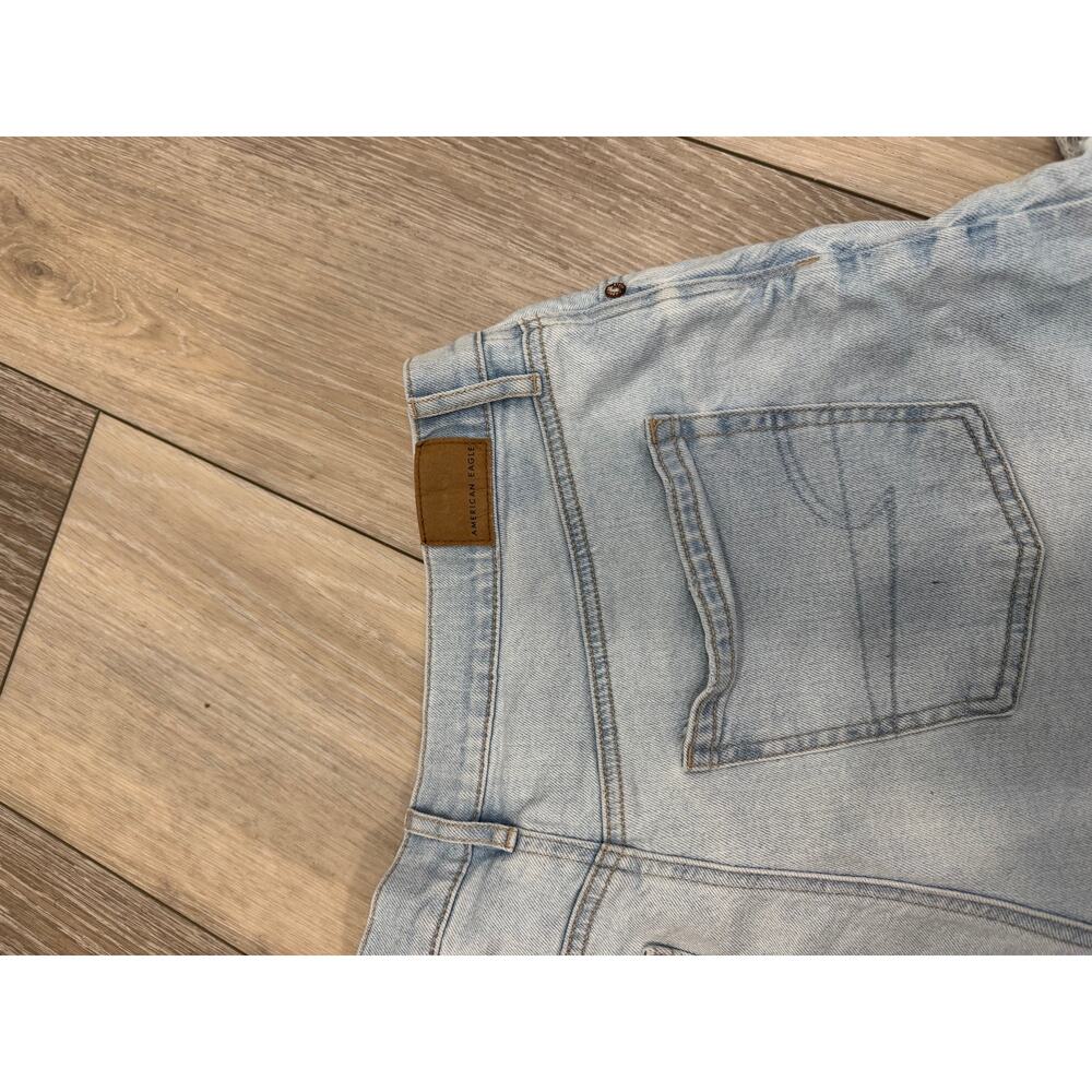 american eagle Light wash relaxed short size 10 - Picture 7 of 9